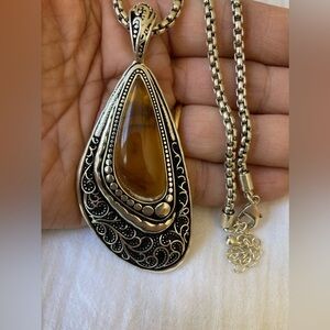 Artisan Inspired Pendant Necklace Ornate w/ Faux Amber‎